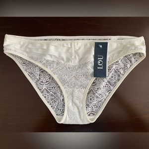 Brand new Lou French lace underwear size S